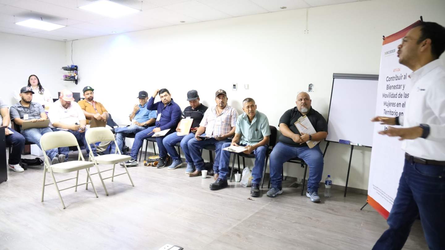 Capacitan a operadores y concesionarios para prevenir acoso en transporte público